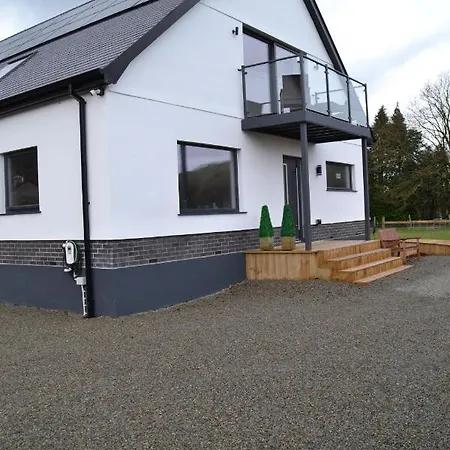 Gerycastell Luxury Holiday Apartment With Stunning Views & Ev Station Point Carmarthen Exterior photo
