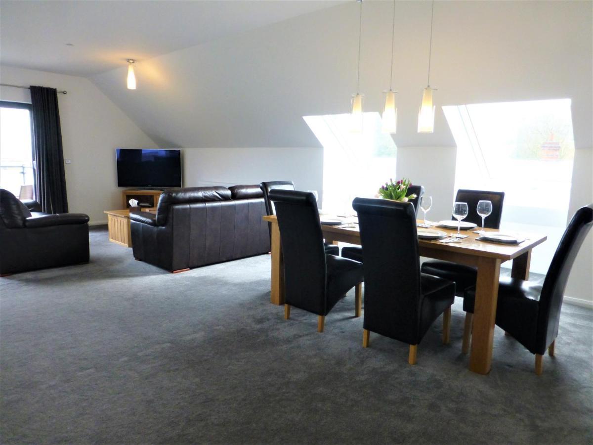 Apartment Gerycastell Luxury With Stunning Views & Ev Station Point Carmarthen